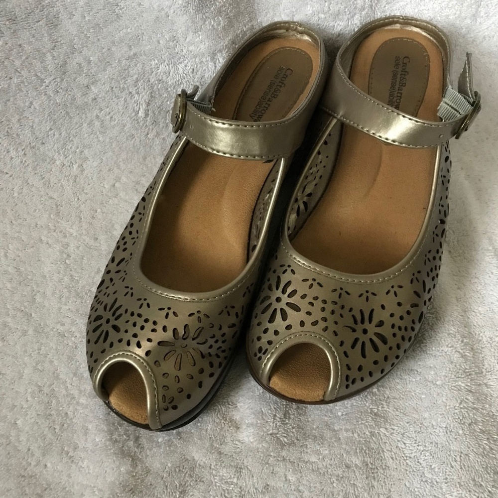 Croft & Barrow slide on sandals